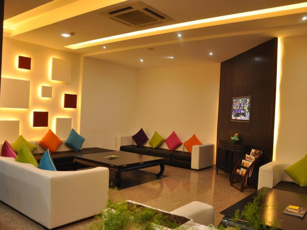 Johny International Hotel Masqat Buitenkant foto